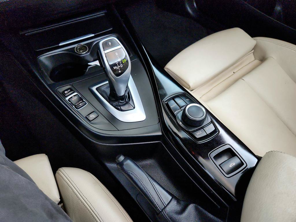 Used 2017 BMW 230i Convertible RWD image 14