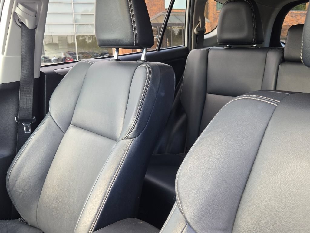 Used 2015 Toyota RAV4 Limited w/ Technology Package AWD/4WD image 26