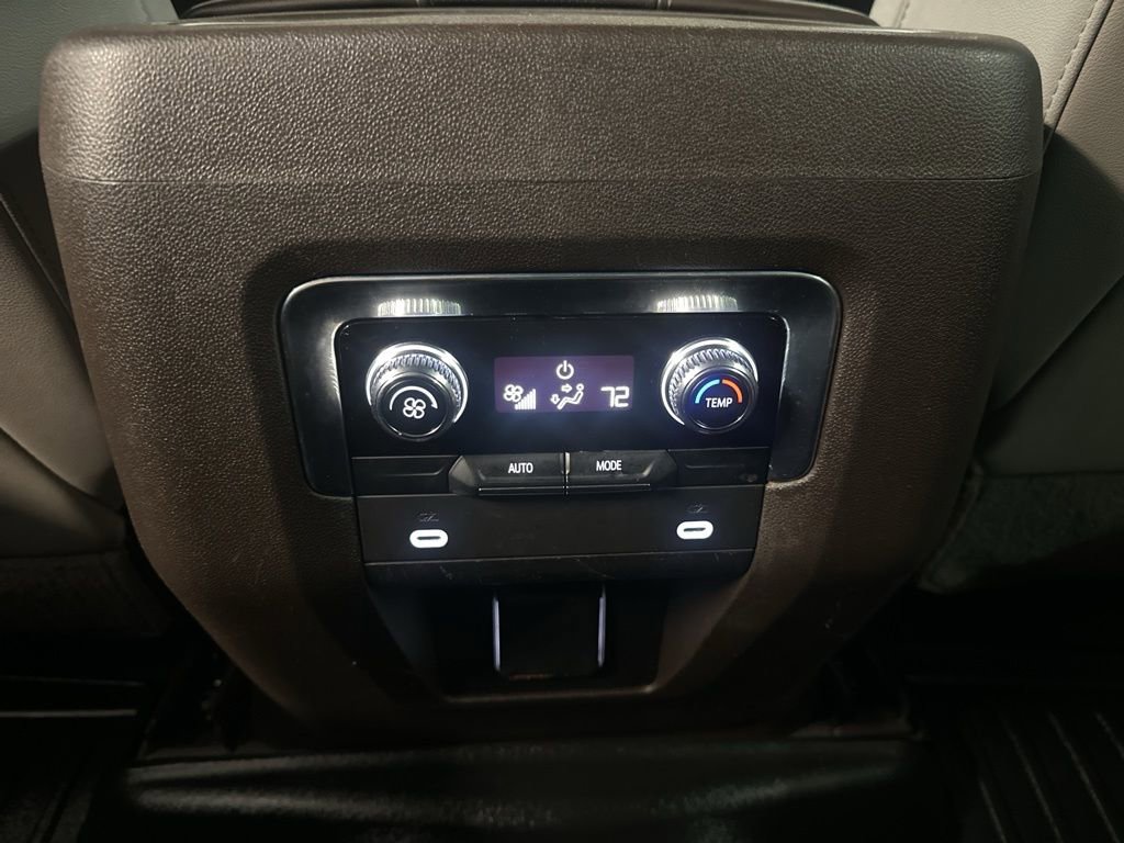 Used 2021 GMC Yukon SLT image 31