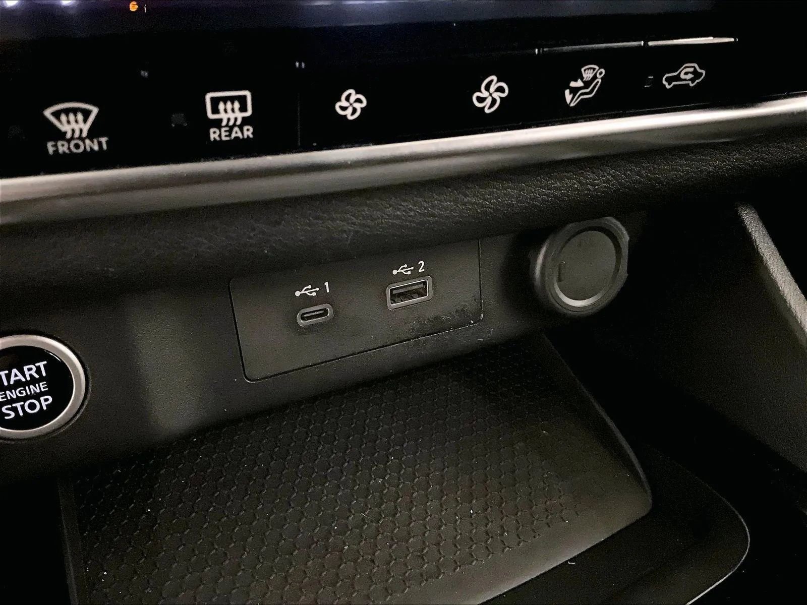 Used 2023 Nissan Rogue SV image 31