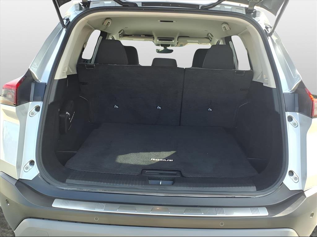 Used 2023 Nissan Rogue SV image 9
