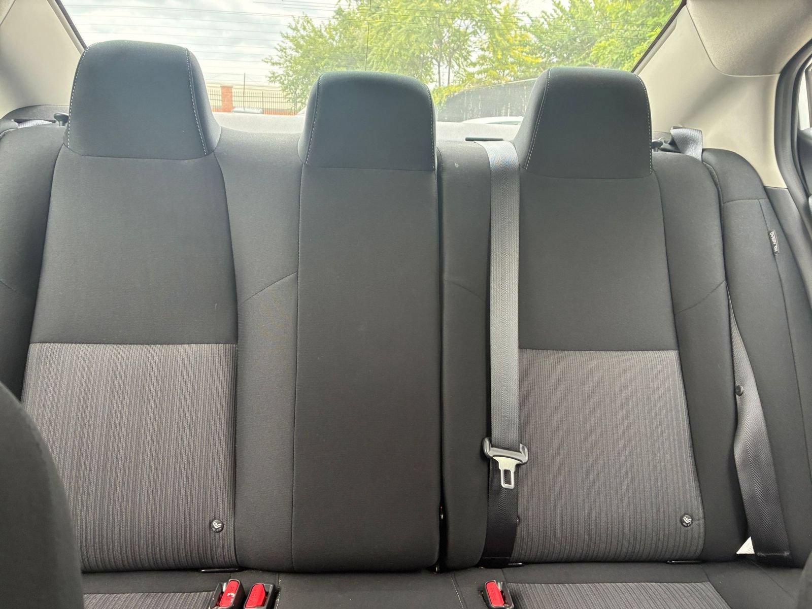 Used 2025 Nissan Sentra SV FWD image 33
