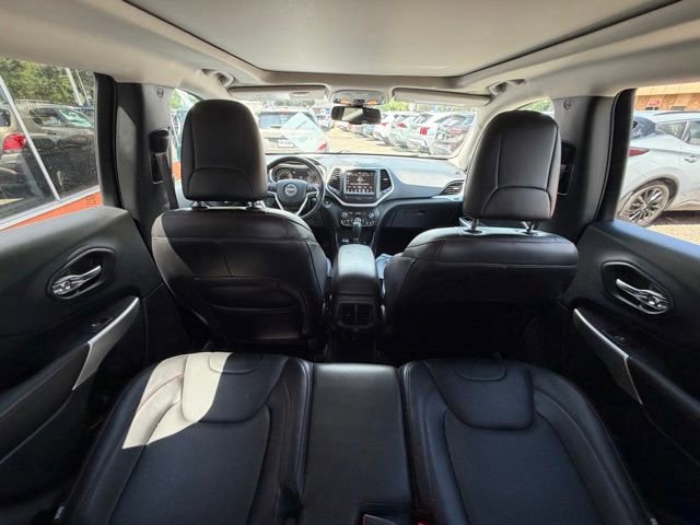 Used 2018 Jeep Cherokee Trailhawk AWD/4WD image 17