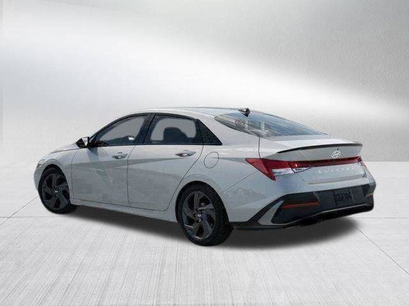 New 2026 Hyundai Elantra SEL FWD image 13