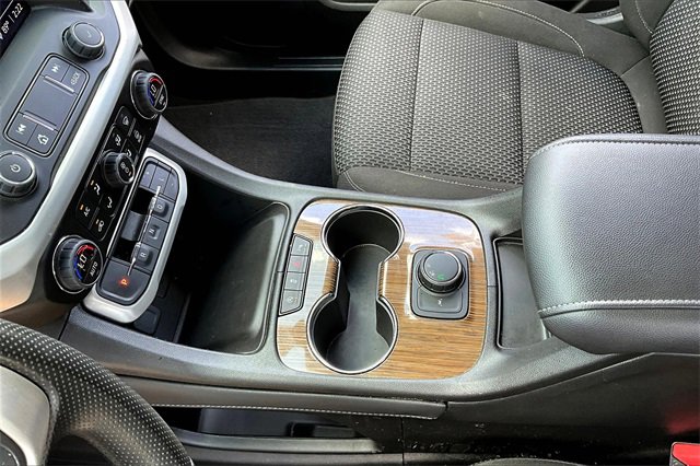 Used 2023 GMC Acadia SLE image 18