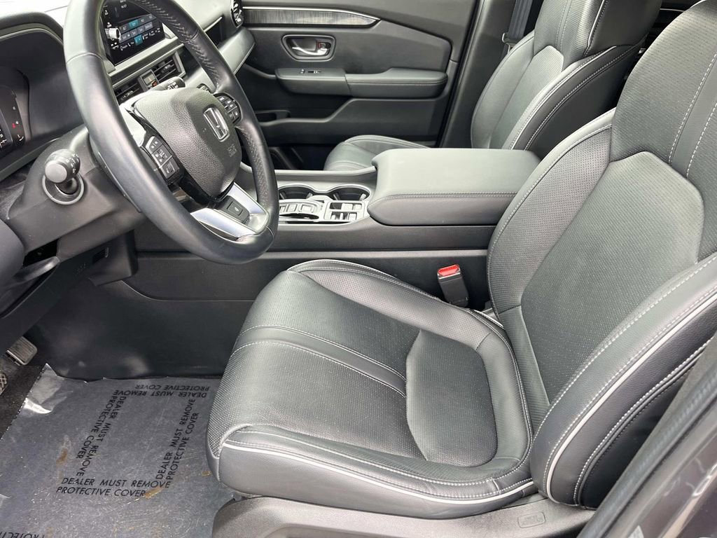 Used 2023 Honda Pilot Elite image 12