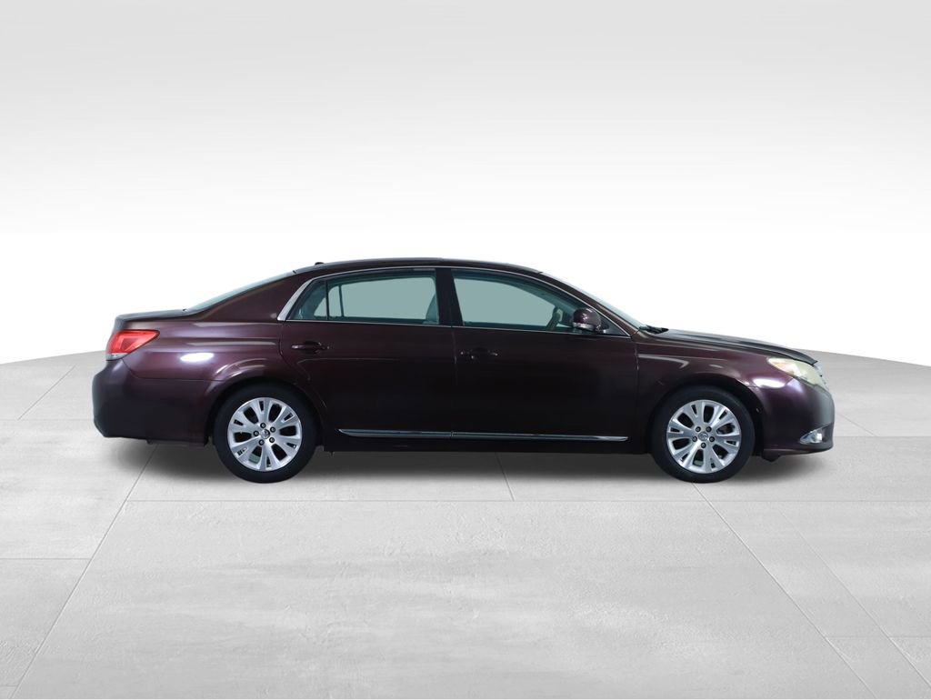 Used 2012 Toyota Avalon Limited image 13