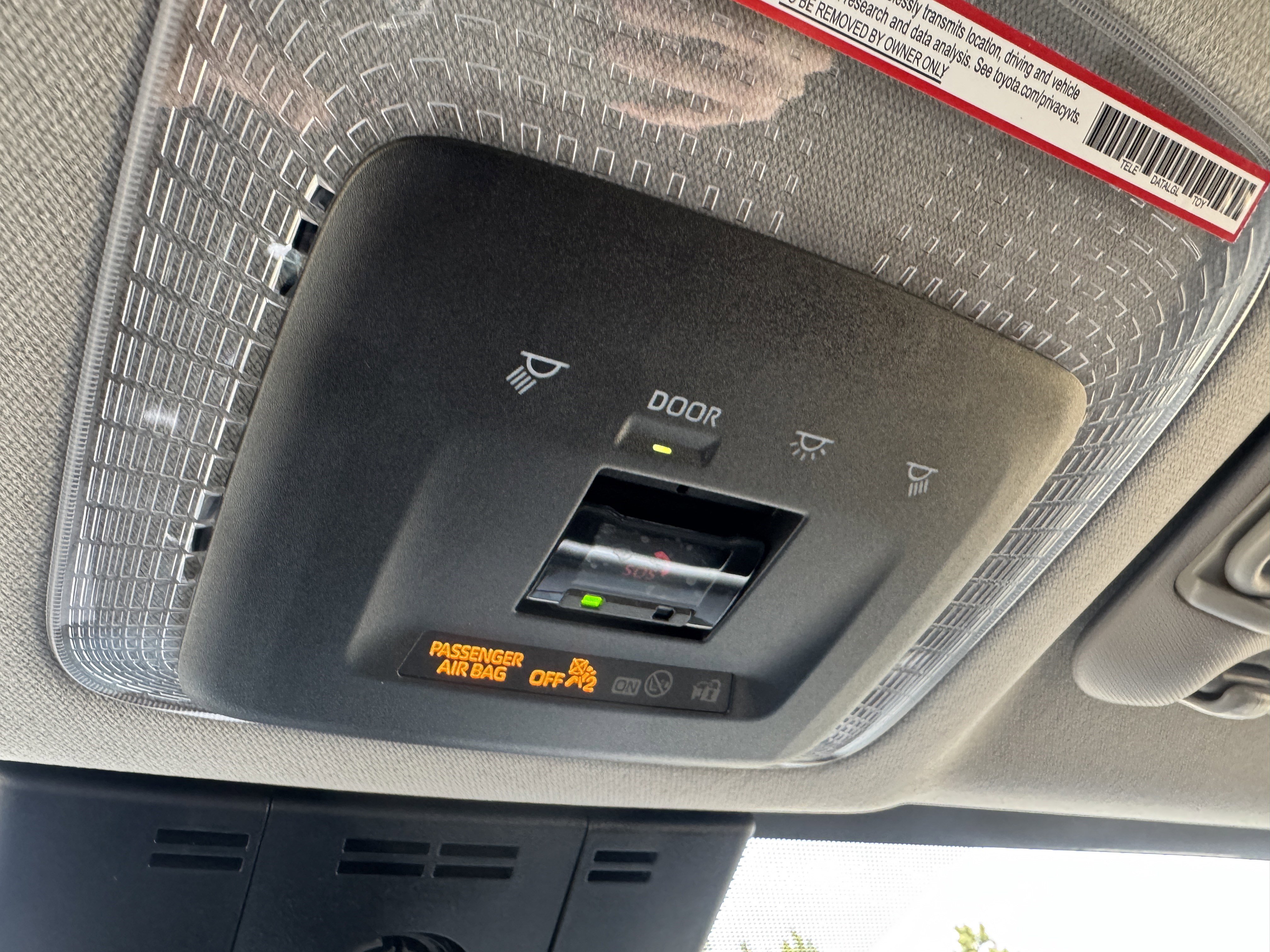 Used 2025 Toyota Prius LE image 31