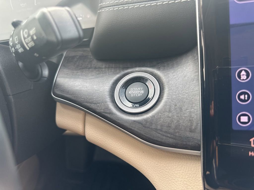 Used 2021 Jeep Grand Cherokee L Limited w/ Luxury Tech Group II image 26