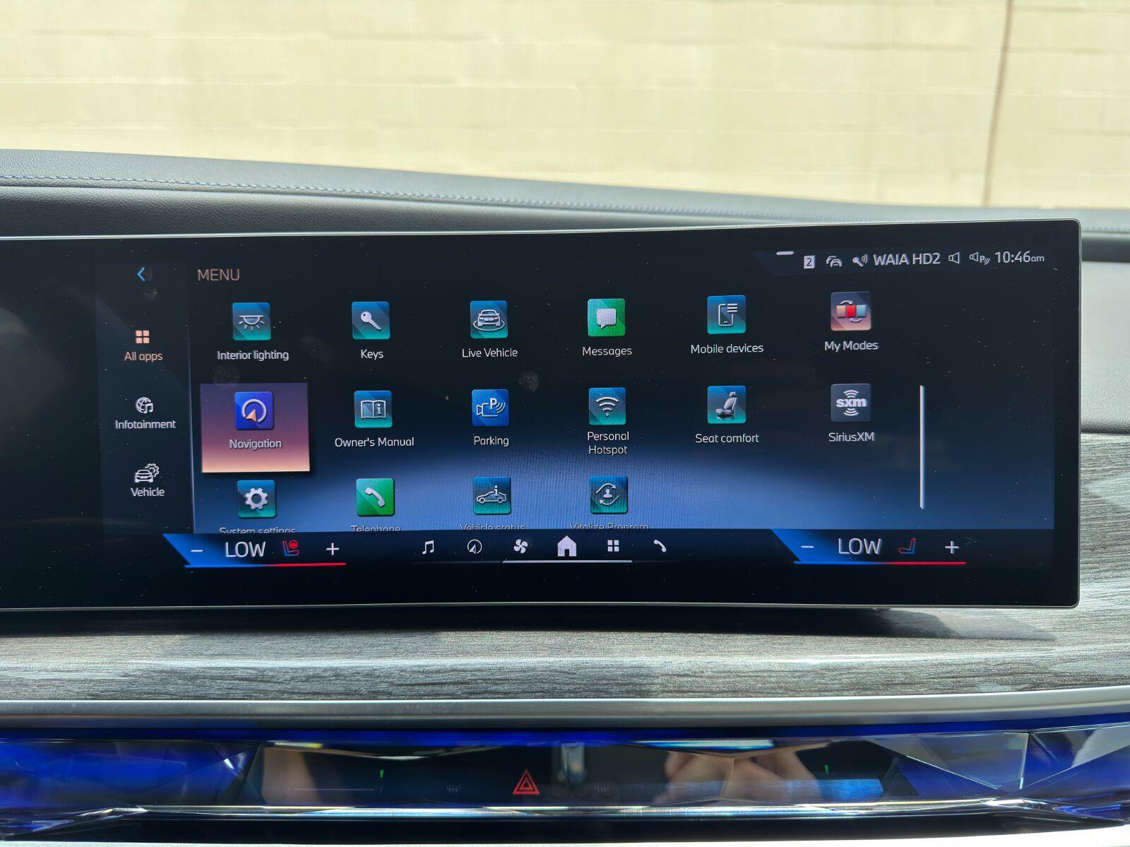 Used 2023 BMW i7 xDrive60 AWD/4WD image 32