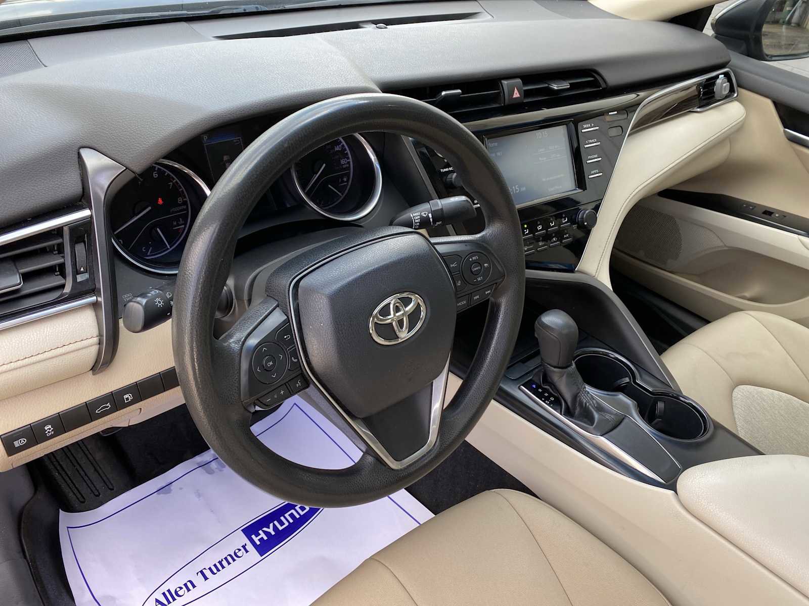 Used 2018 Toyota Camry LE w/ Moonroof Package image 11