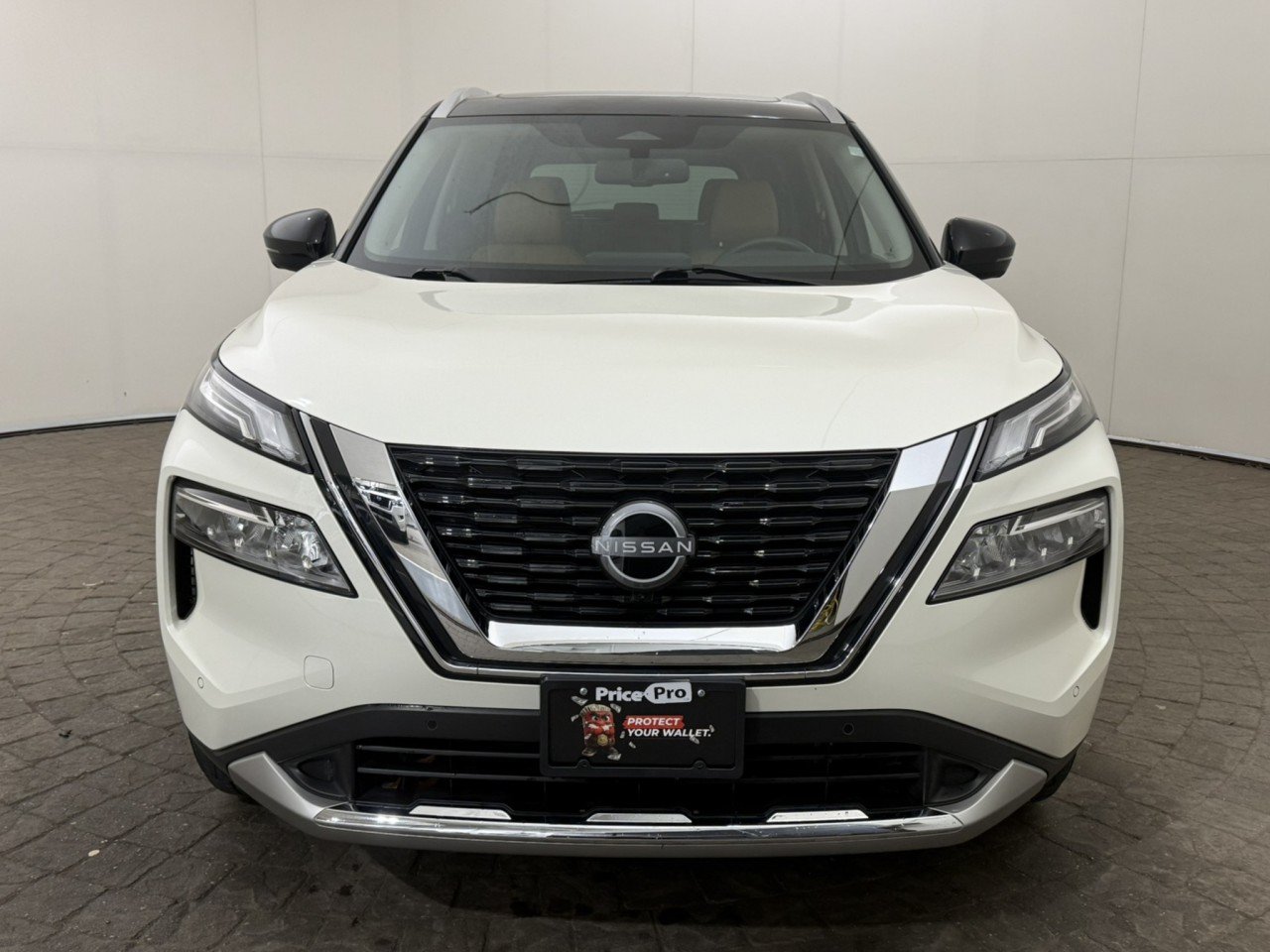 Used 2023 Nissan Rogue Platinum AWD/4WD image 2