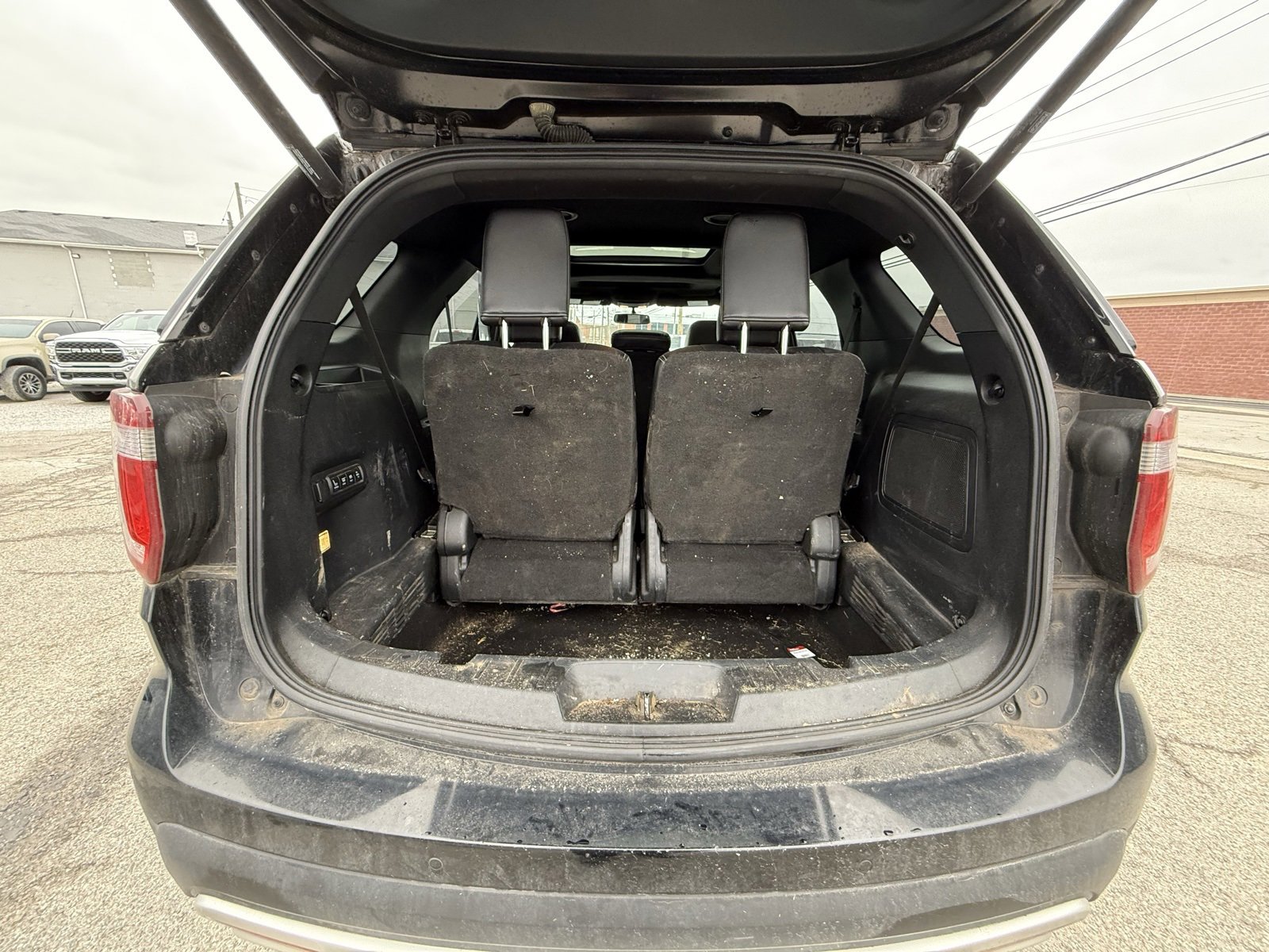 Used 2017 Ford Explorer Limited image 22