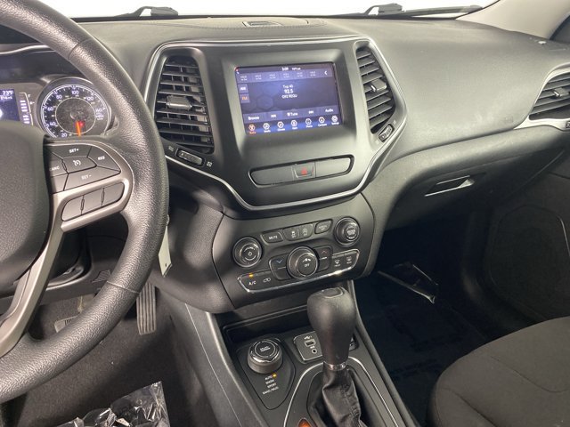 Used 2019 Jeep Cherokee Latitude w/ Popular Appearance Group AWD/4WD image 26