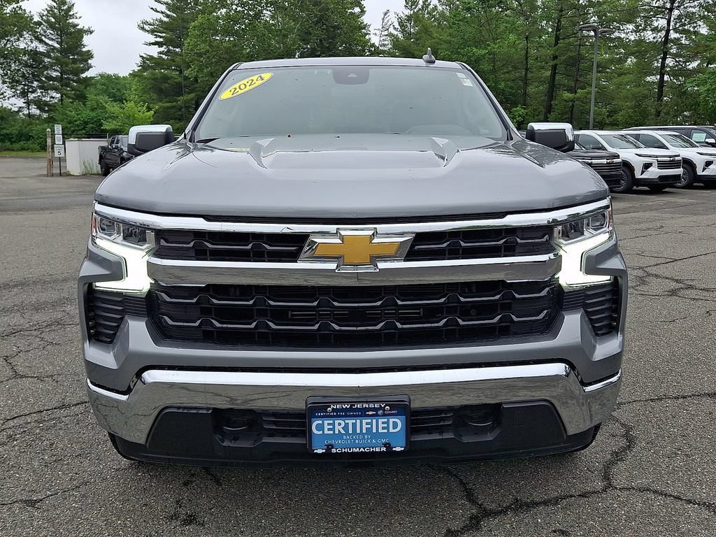 Used 2024 Chevrolet Silverado 1500 LT AWD/4WD image 2