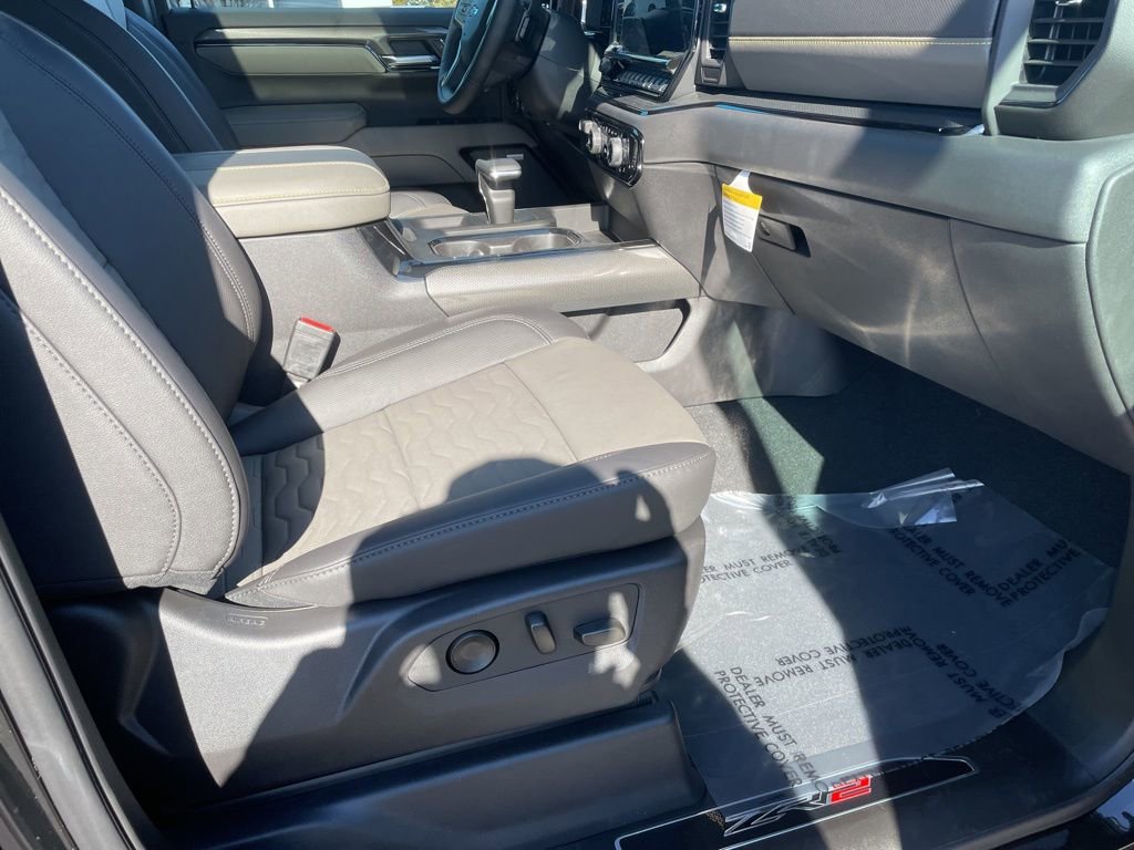 Used 2025 Chevrolet Silverado 1500 ZR2 w/ Technology Package image 28