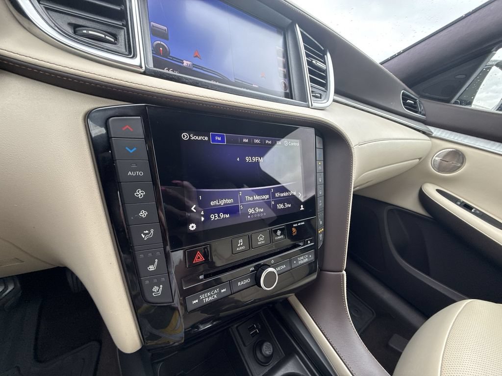 Used 2019 INFINITI QX50 Essential w/ Sensory Package AWD/4WD image 19