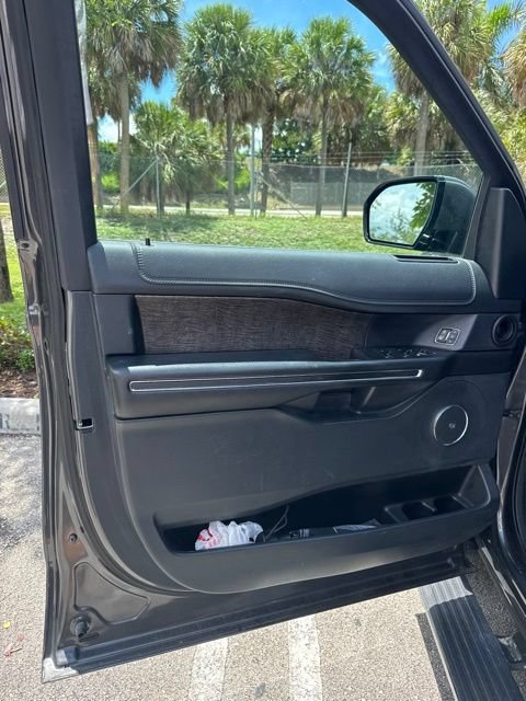 Used 2019 Ford Expedition Limited w/ Equipment Group 301A RWD image 7
