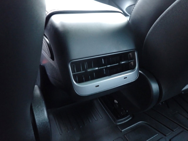 Used 2023 Tesla Model 3 Standard Range image 19