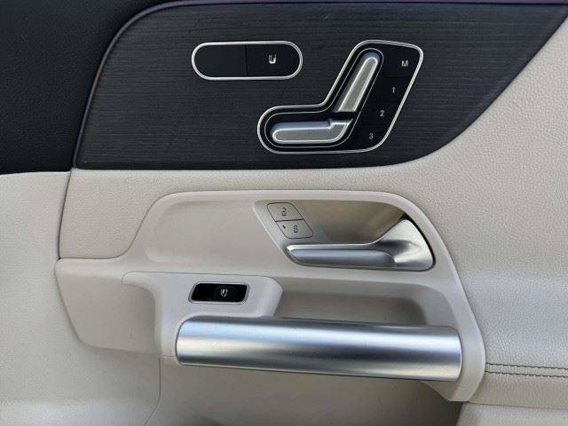 Used 2023 Mercedes-Benz GLA 250 w/ Premium Package image 46