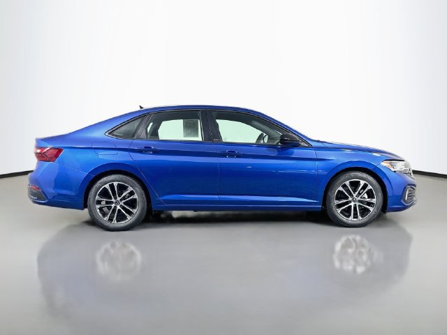 Used 2024 Volkswagen Jetta Sport FWD image 8