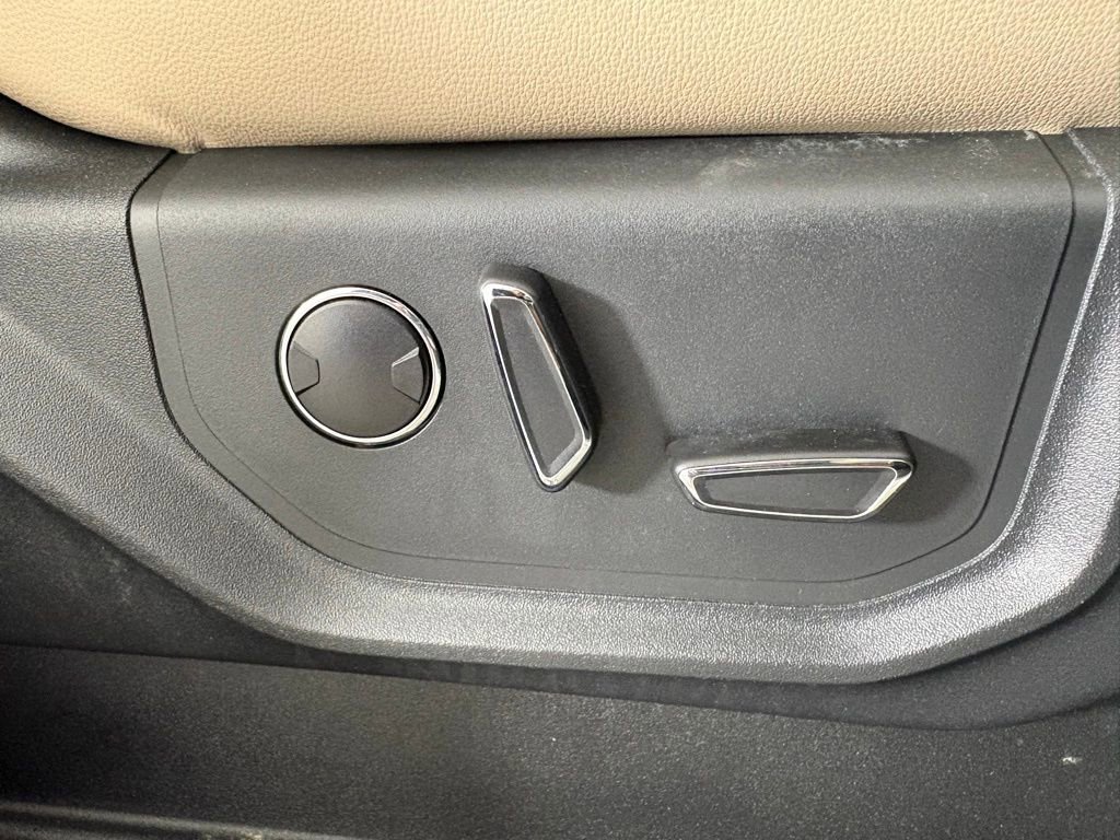 Used 2023 Ford Expedition Max Limited image 39