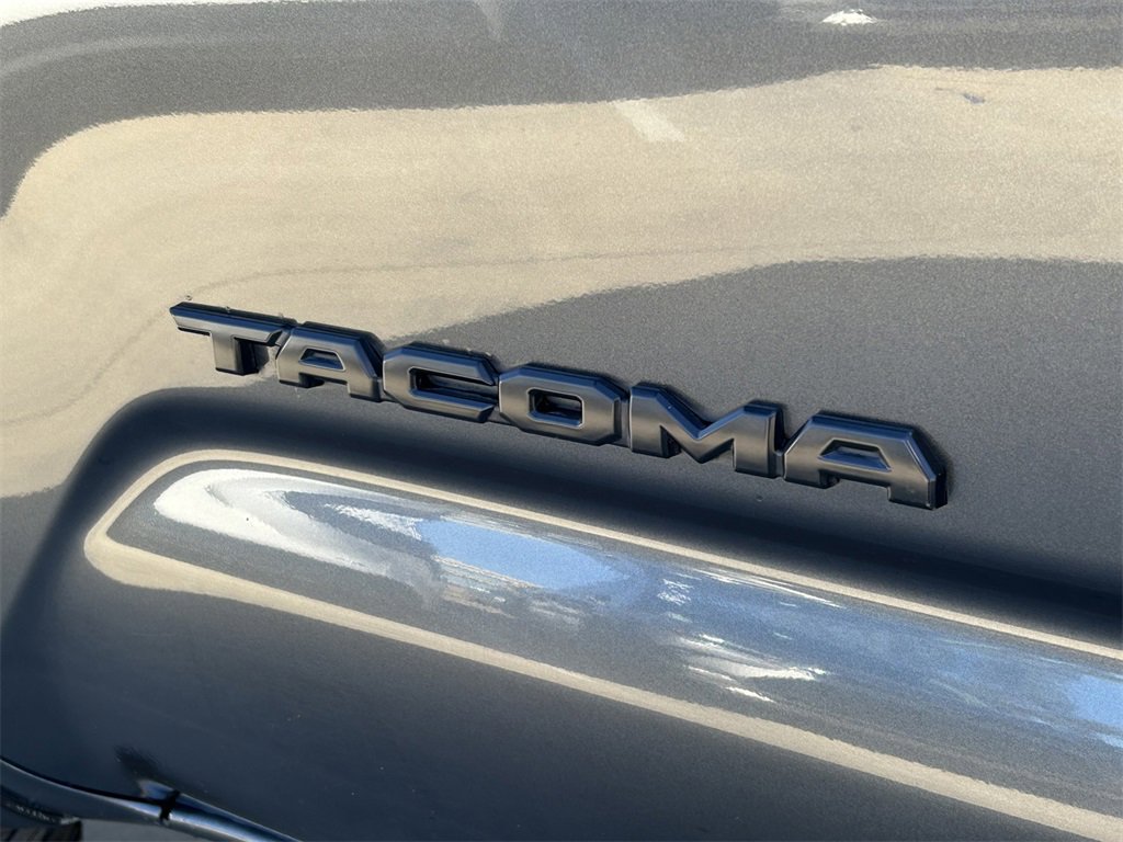 Used 2021 Toyota Tacoma TRD Off-Road image 15