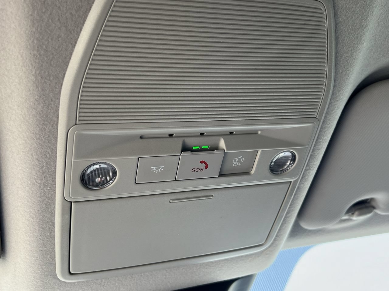 Certified 2026 Nissan Kicks SR FWD image 20
