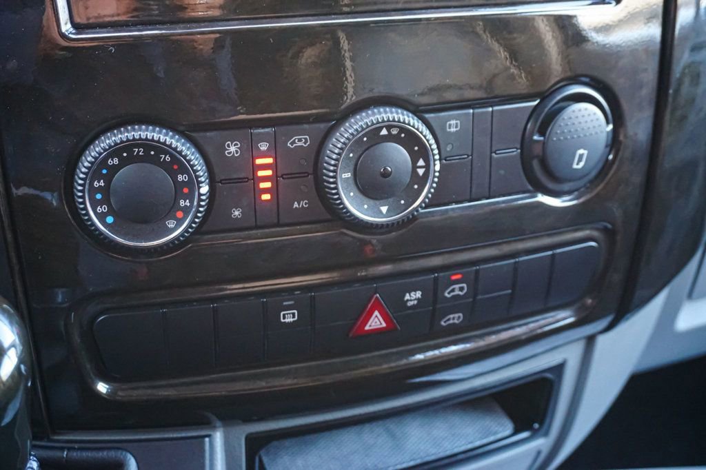 Used 2014 Mercedes-Benz Sprinter 2500 image 23