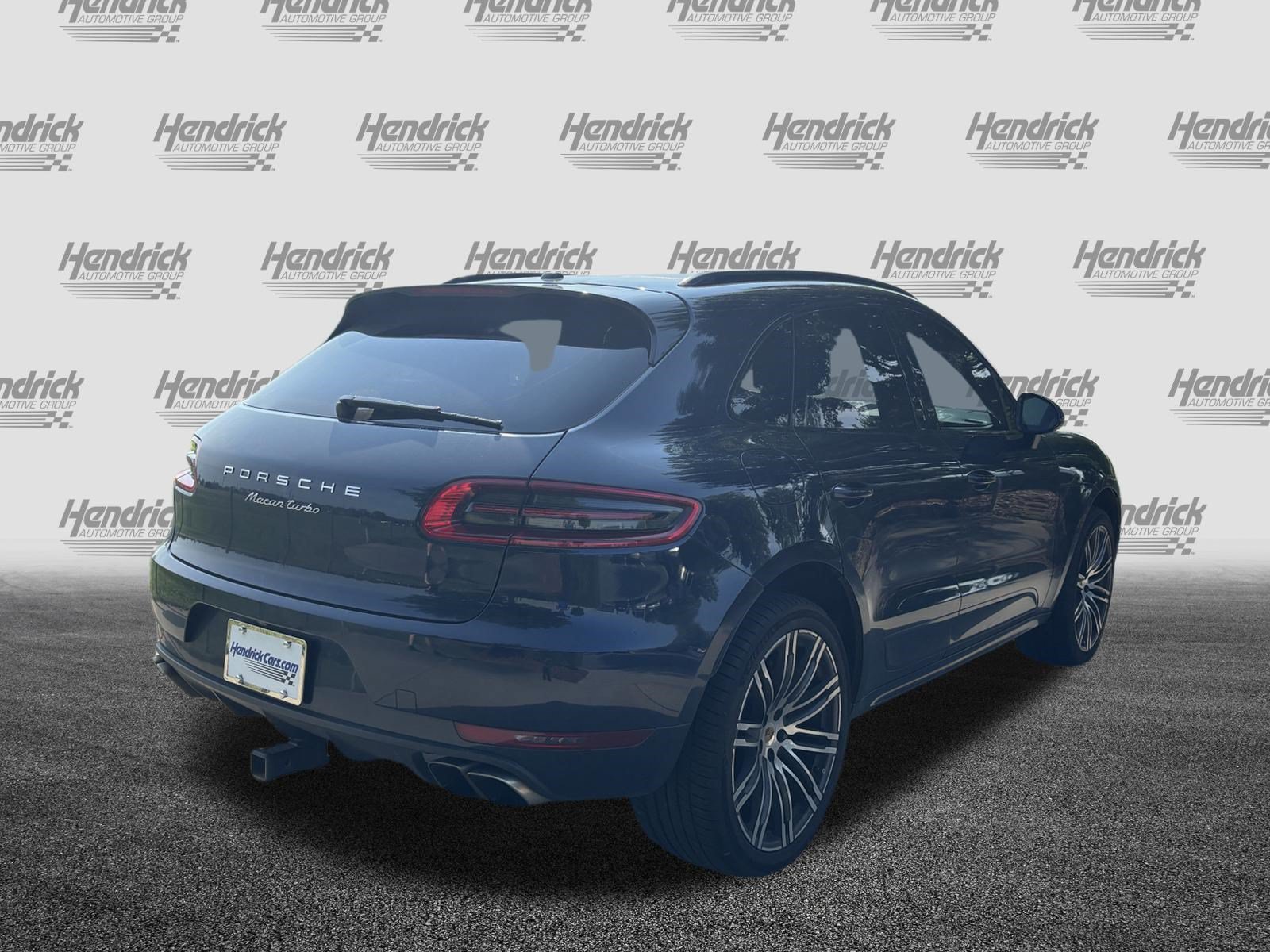 Used 2018 Porsche Macan Turbo AWD/4WD image 10