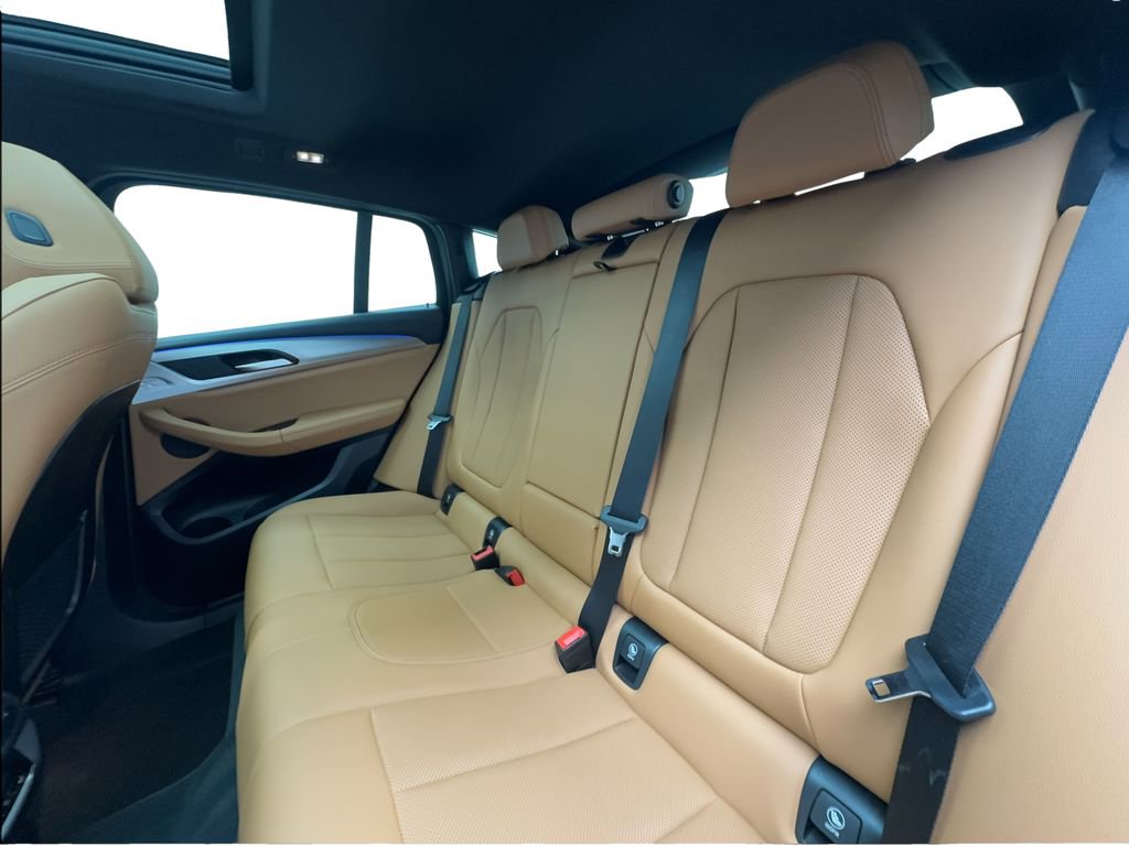 Used 2025 BMW X4 xDrive30i image 26