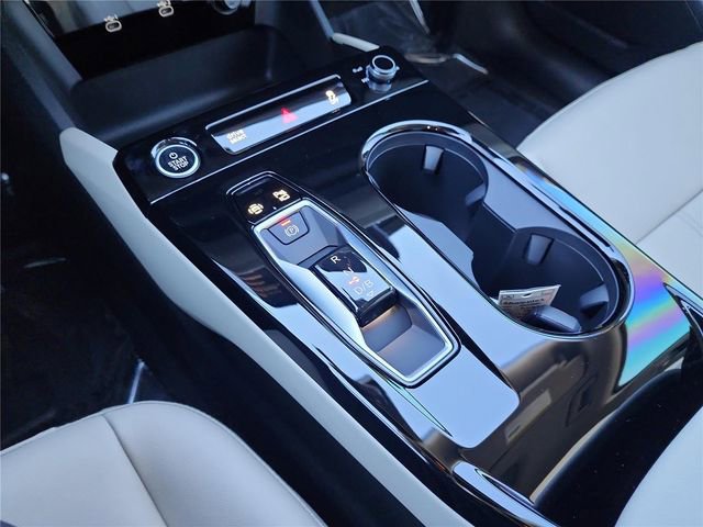 New 2025 Audi Q6 e-tron Premium AWD/4WD image 15