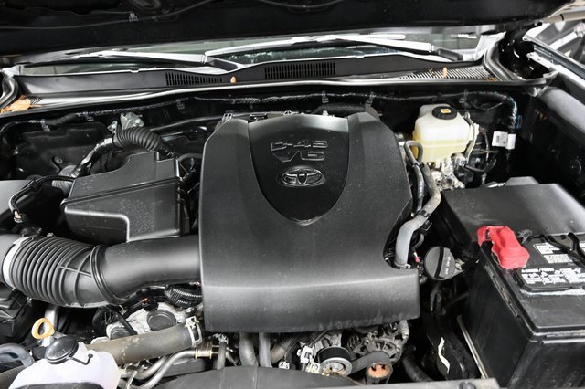 Used 2022 Toyota Tacoma TRD Off-Road image 31