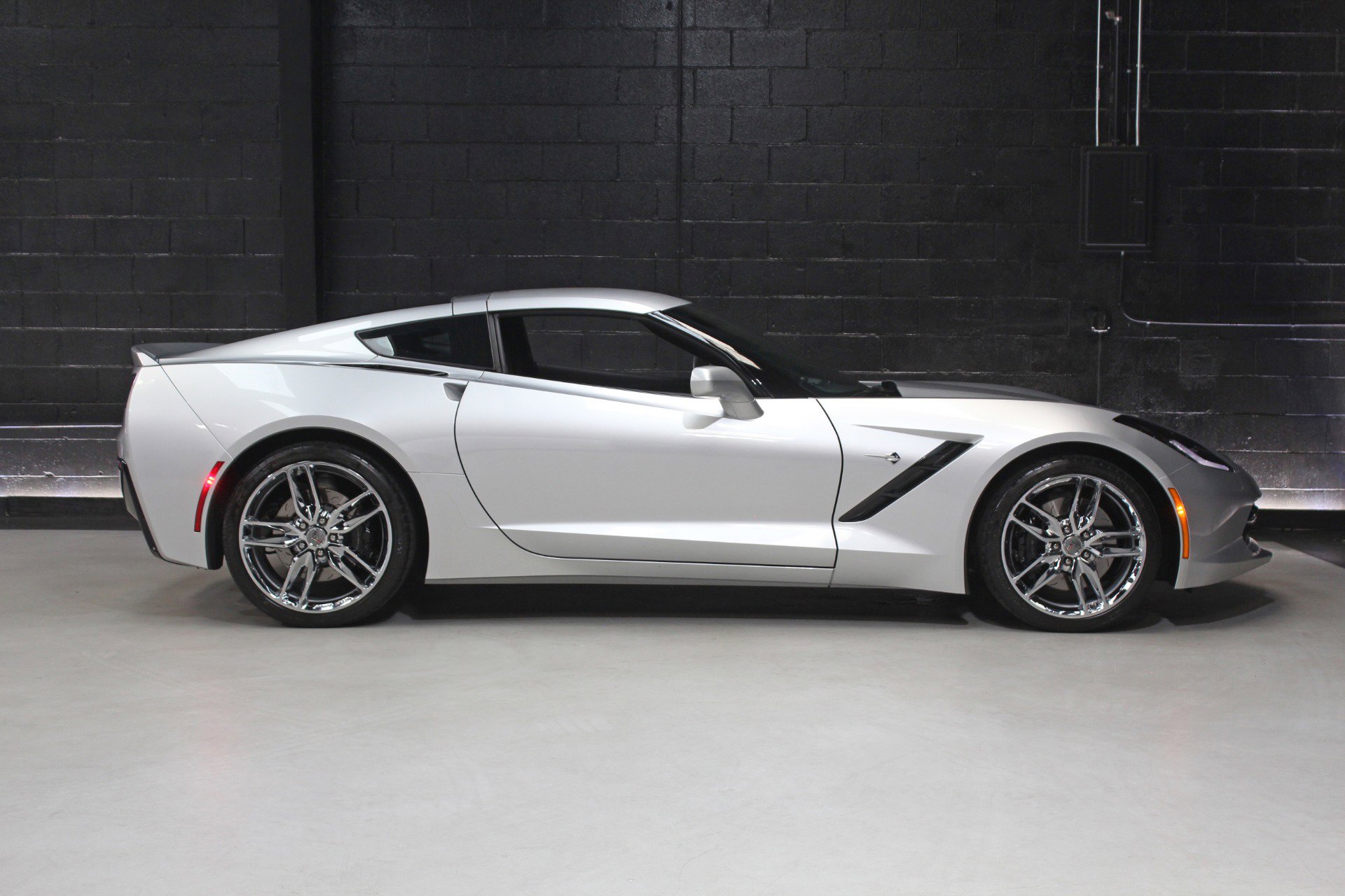 Used 2016 Chevrolet Corvette Stingray Coupe w/ 2LT Preferred Equipment Group RWD image 26