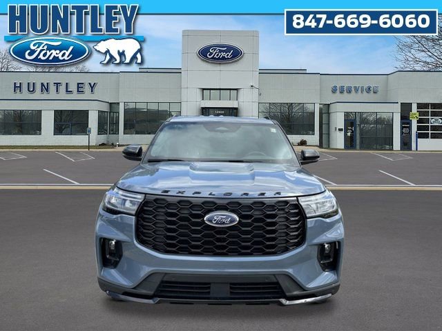 Used 2025 Ford Explorer ST-Line w/ Premium Package image 3