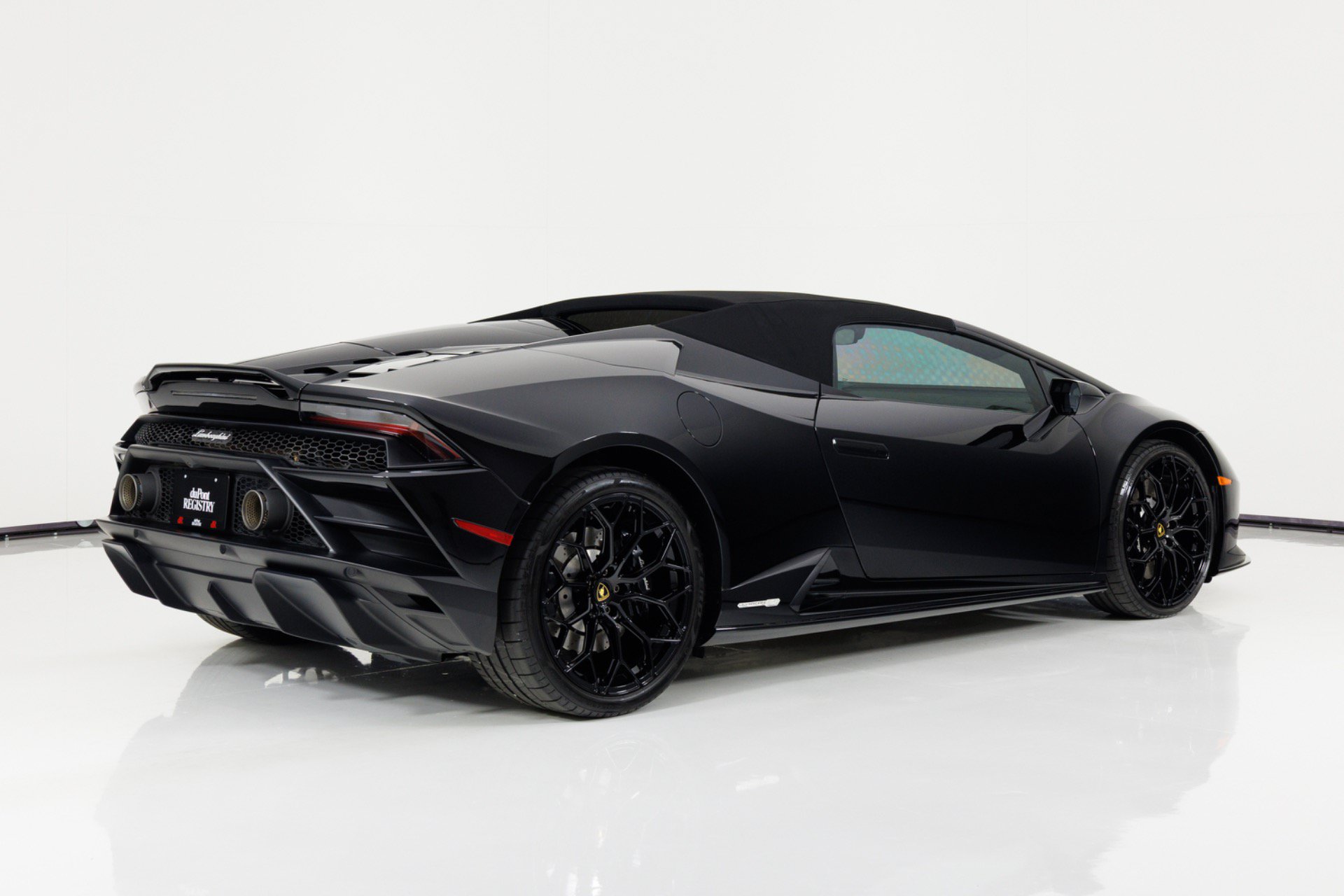 Used 2021 Lamborghini Huracan EVO RWD image 4