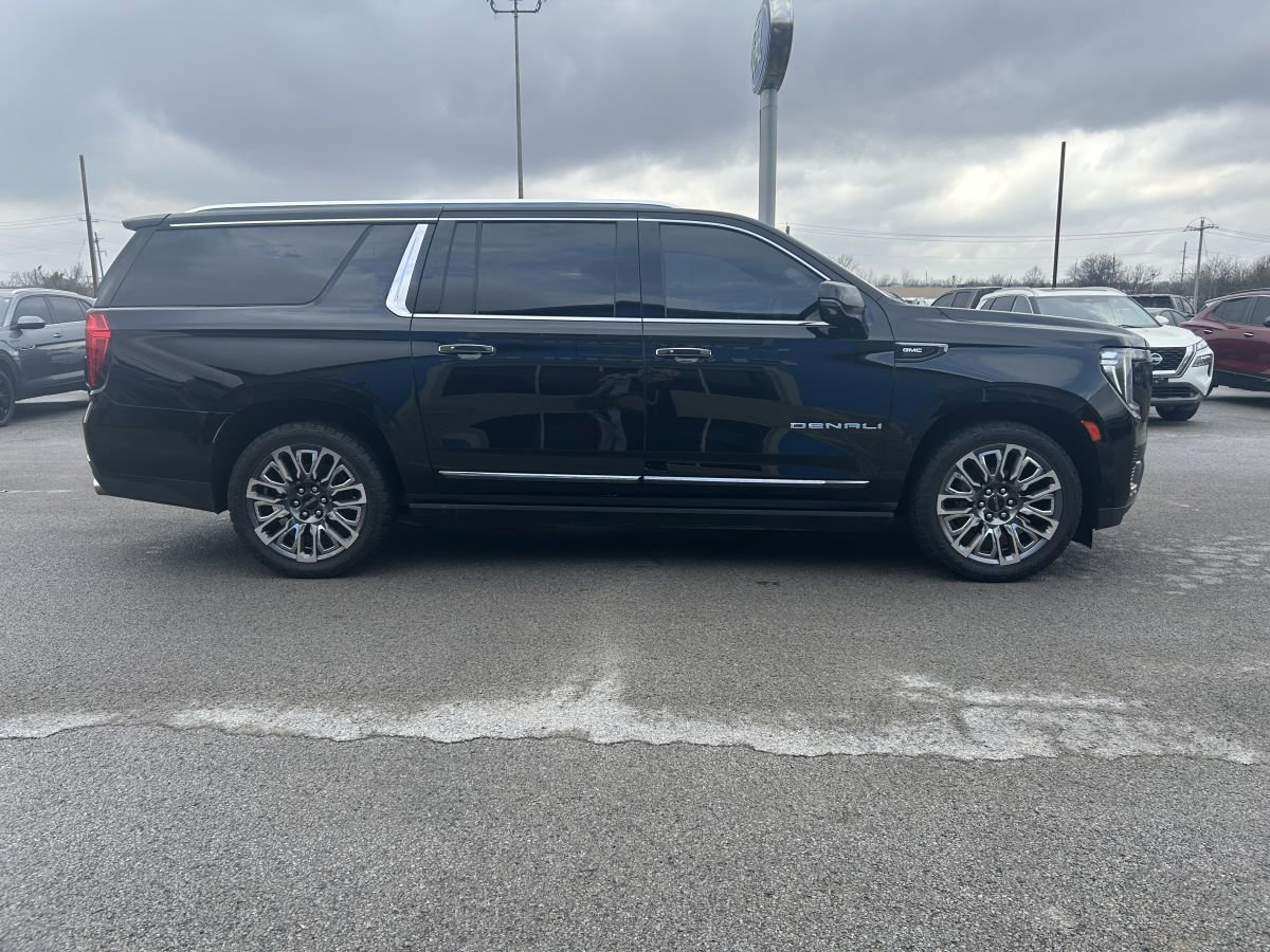 Used 2023 GMC Yukon XL Denali Ultimate w/ LPO, Floor Liner Package image 3