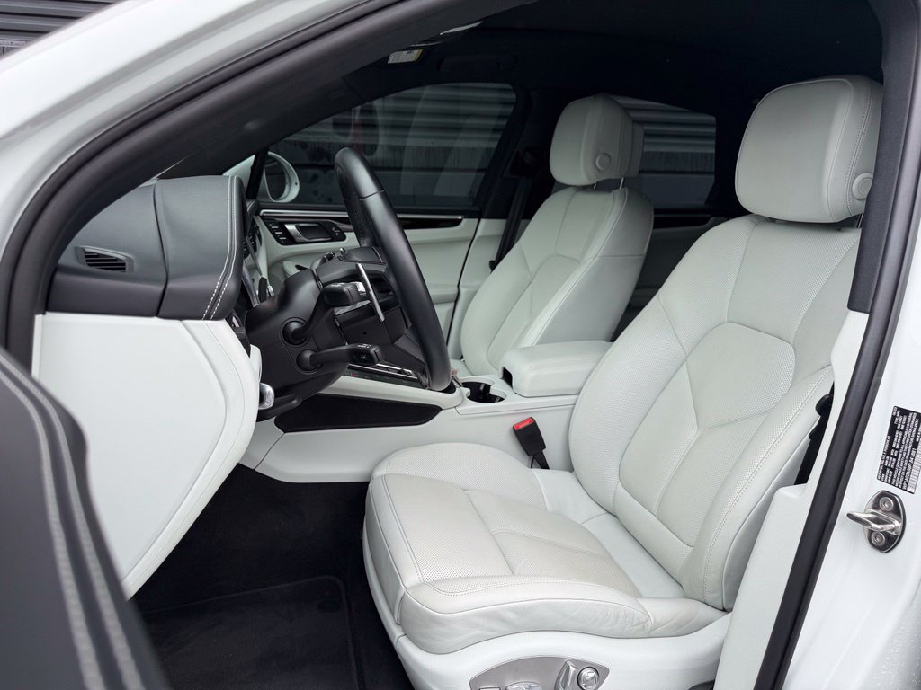 Certified 2023 Porsche Macan S AWD/4WD image 5