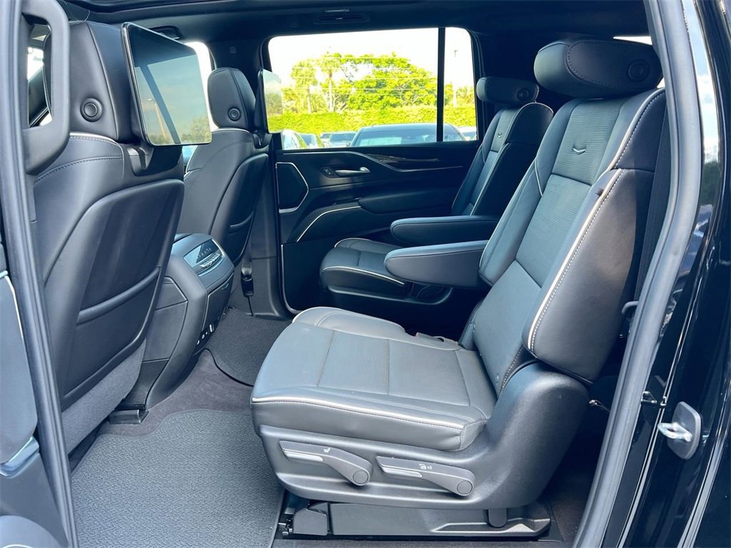 Used 2024 Cadillac Escalade ESV Premium Luxury w/ Performance Package image 20