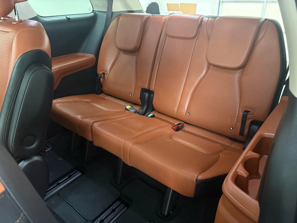 Used 2022 Kia Carnival SX Prestige image 12
