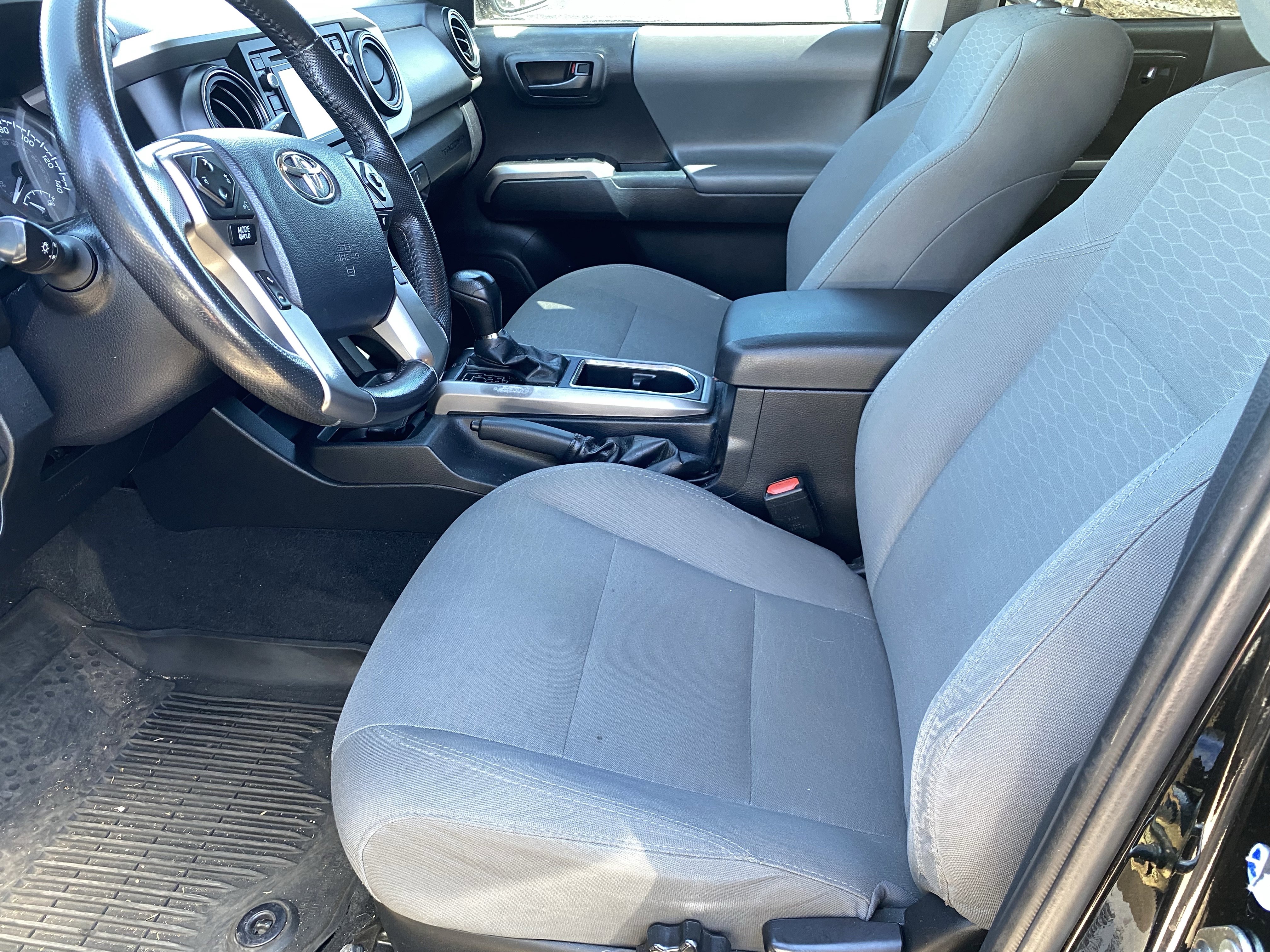Used 2018 Toyota Tacoma SR5 image 9
