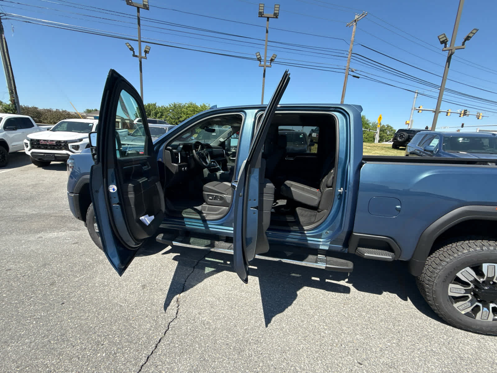 New 2026 GMC Sierra 3500 Denali w/ Denali Reserve Package AWD/4WD image 25