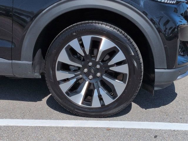 Used 2025 Ford Explorer Platinum w/ LUX Leather Package image 11