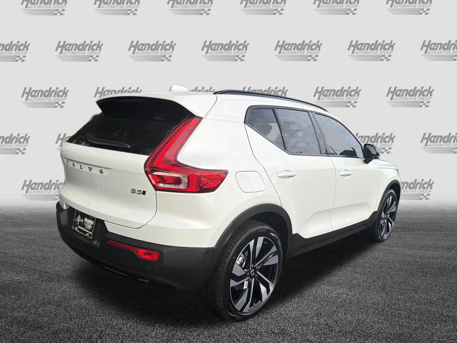 New 2026 Volvo XC40 B5 Ultra w/ Protection Package Premier AWD/4WD image 9