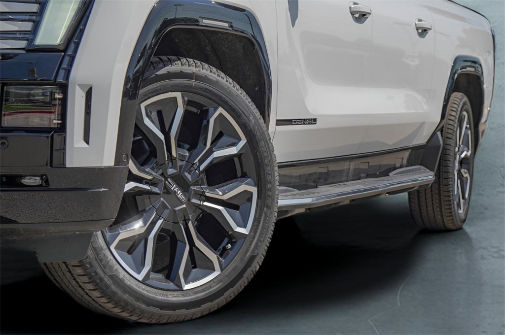 New 2025 GMC Sierra EV Denali image 23