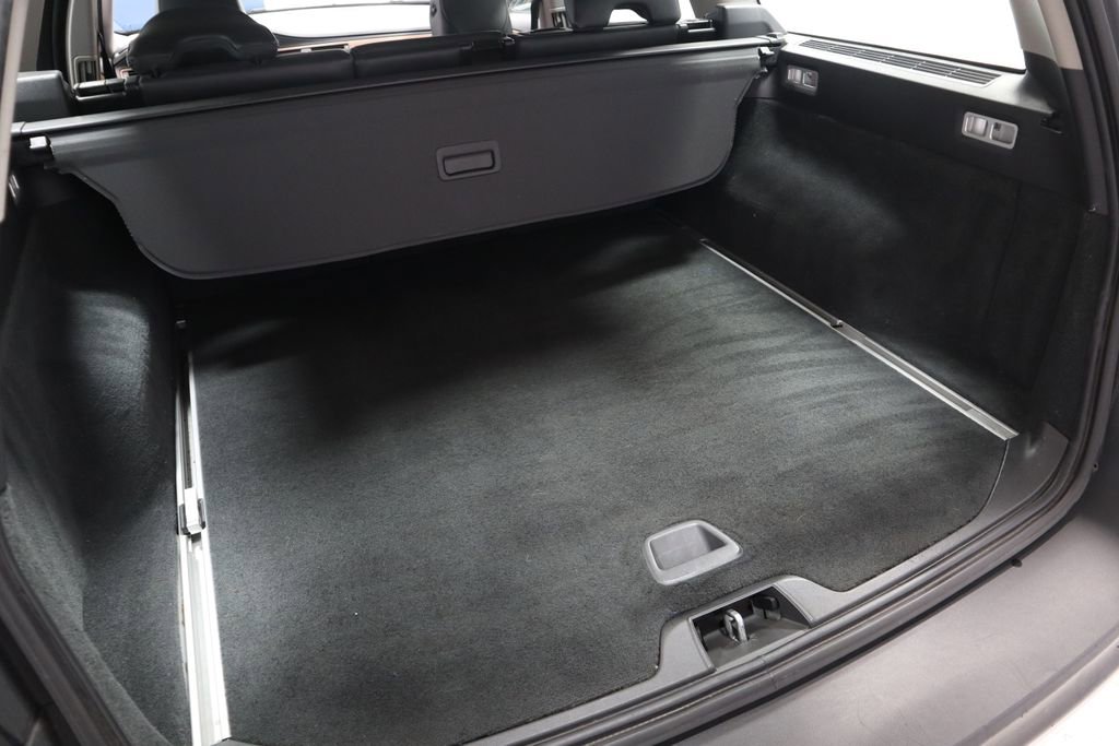 Used 2010 Volvo XC70 3.2 image 16