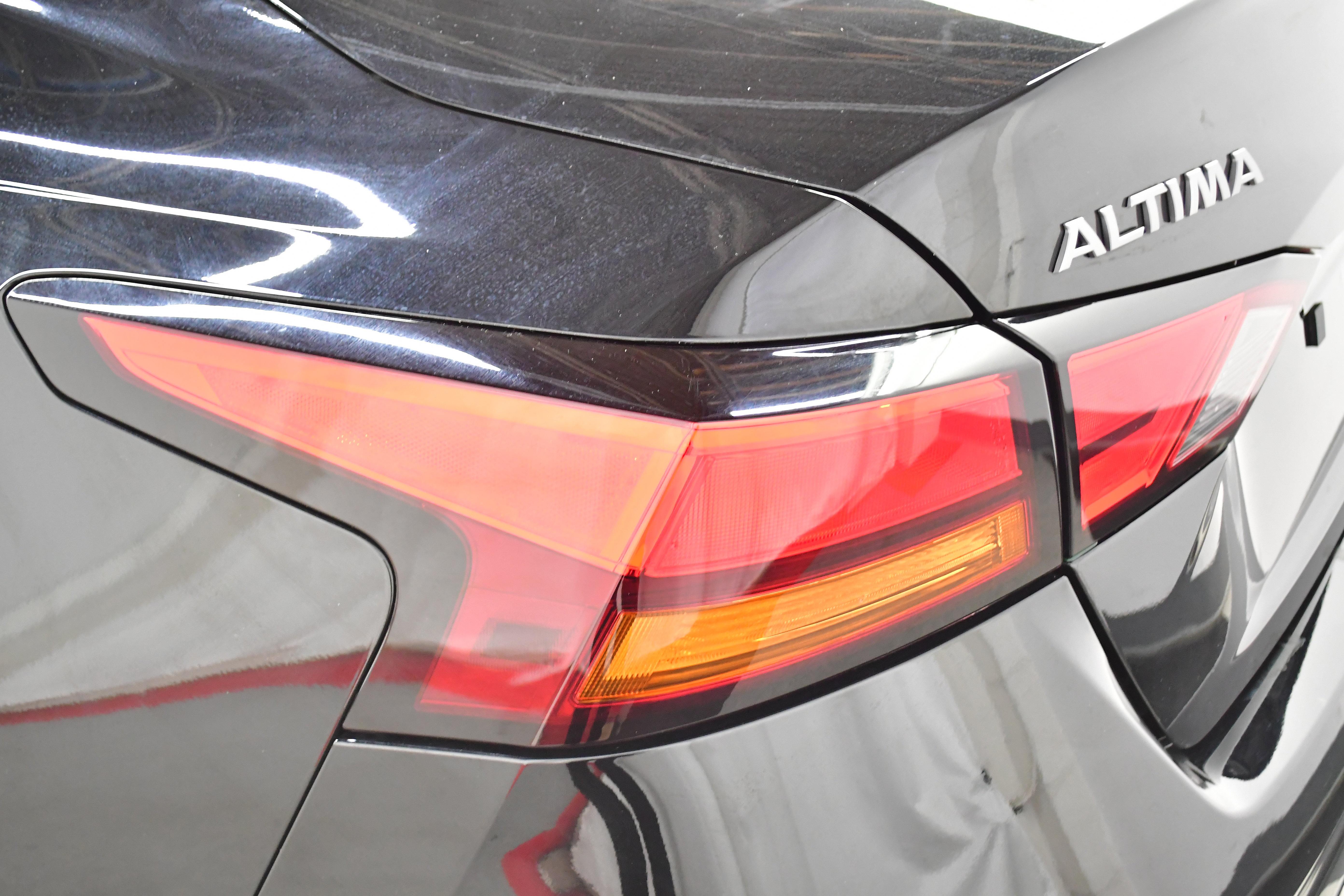 Used 2025 Nissan Altima 2.5 SV image 29