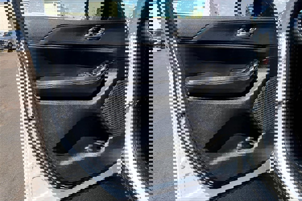 Used 2024 Jeep Grand Cherokee L Laredo image 19