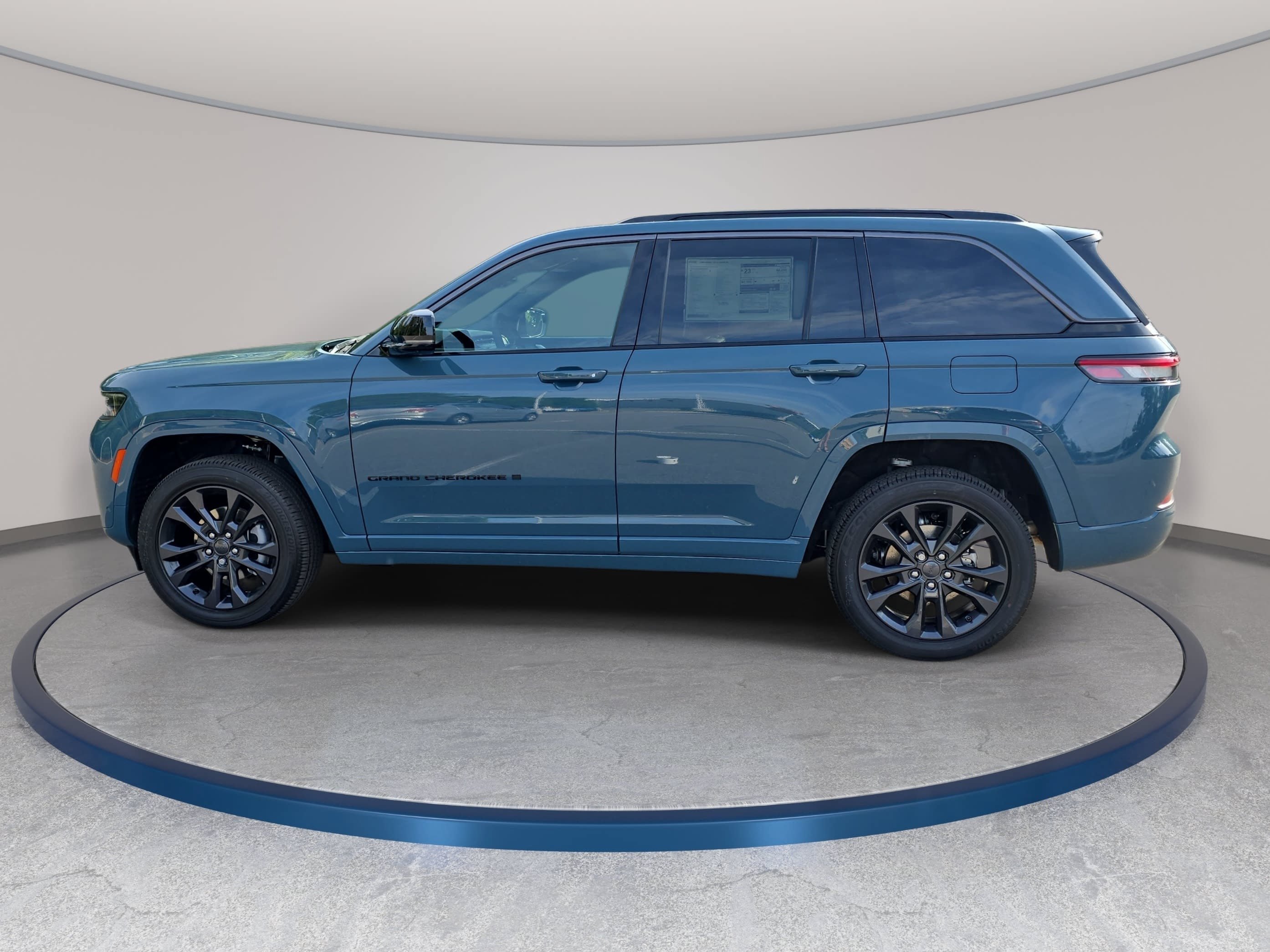 New 2026 Jeep Grand Cherokee Limited Reserve AWD/4WD image 9