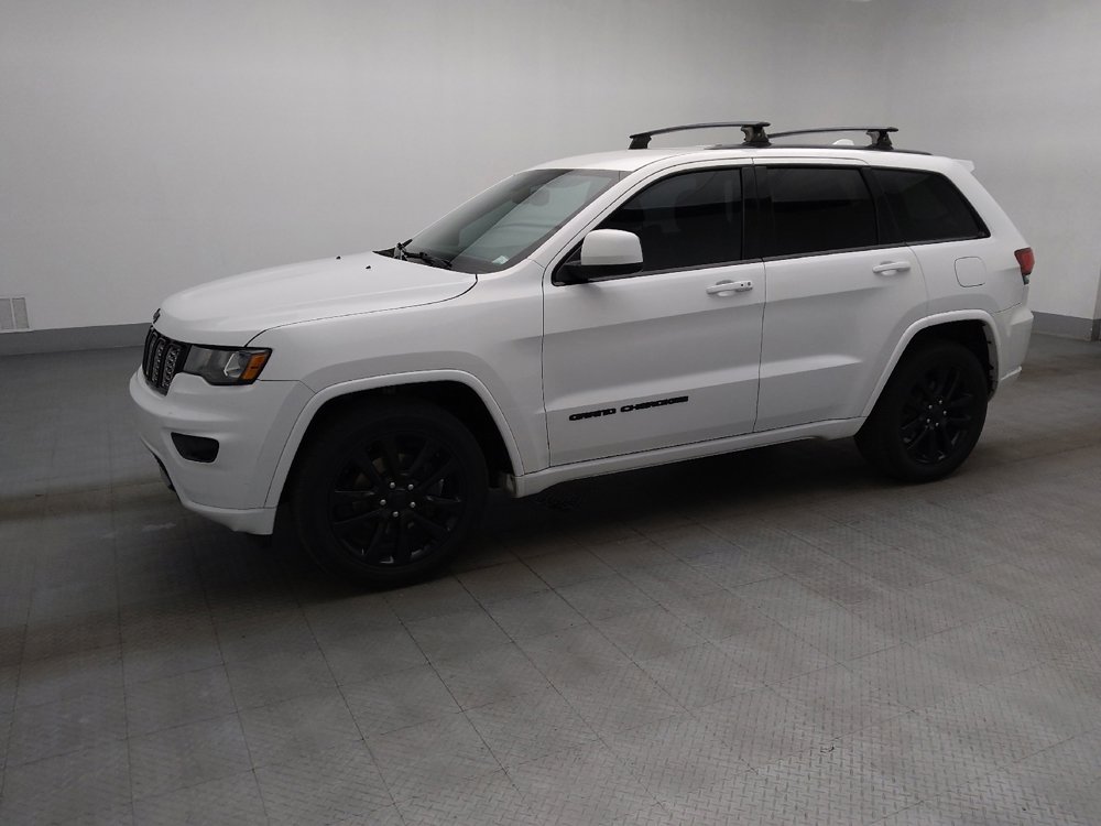 Used 2019 Jeep Grand Cherokee Altitude RWD image 2